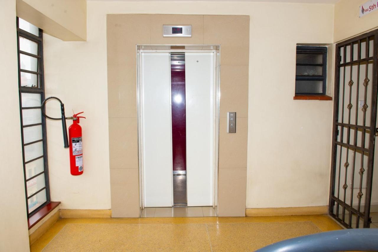 Mercy-Phillips Apartments Located At Eagle Tower Building Nairobi City Centre 外观 照片